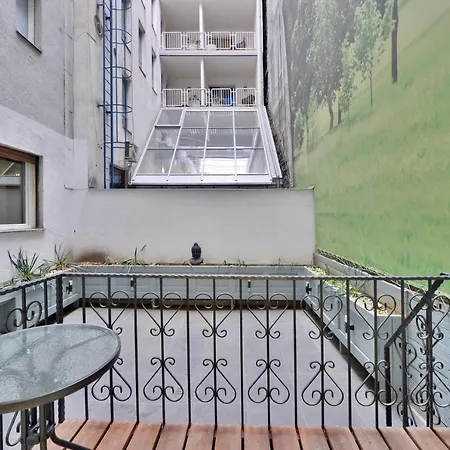 Apartment On Kis Diofa/2 *